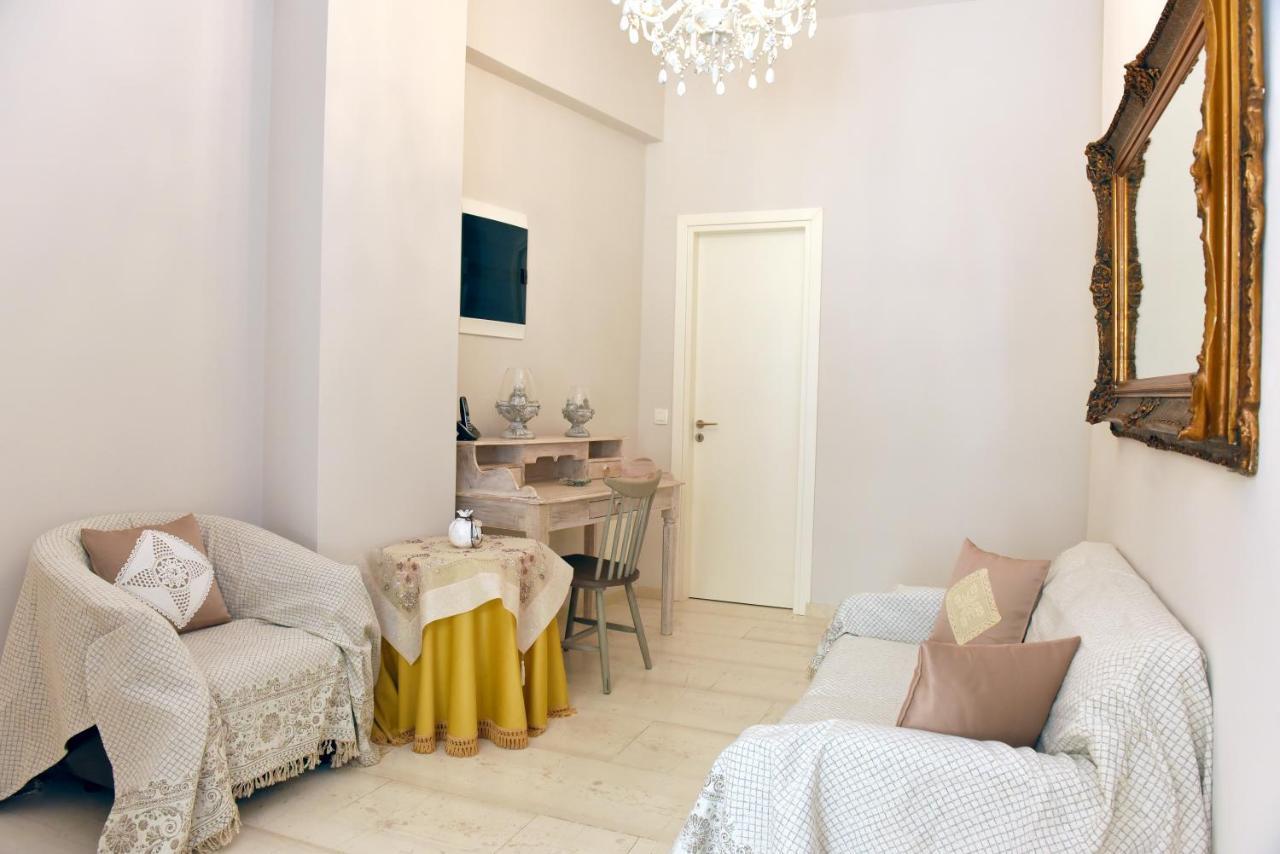 Oisyra Hotel Ermoupoli Esterno foto