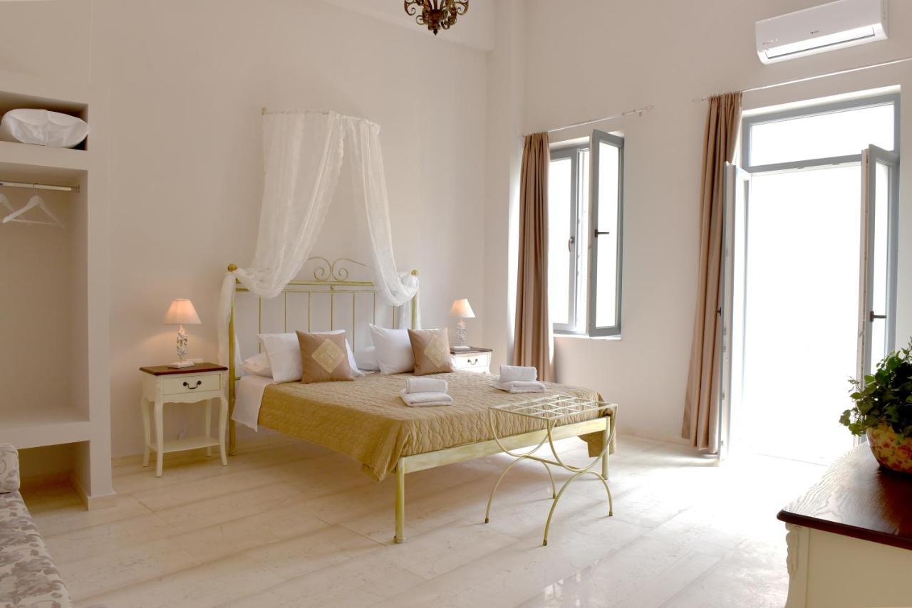 Oisyra Hotel Ermoupoli Esterno foto