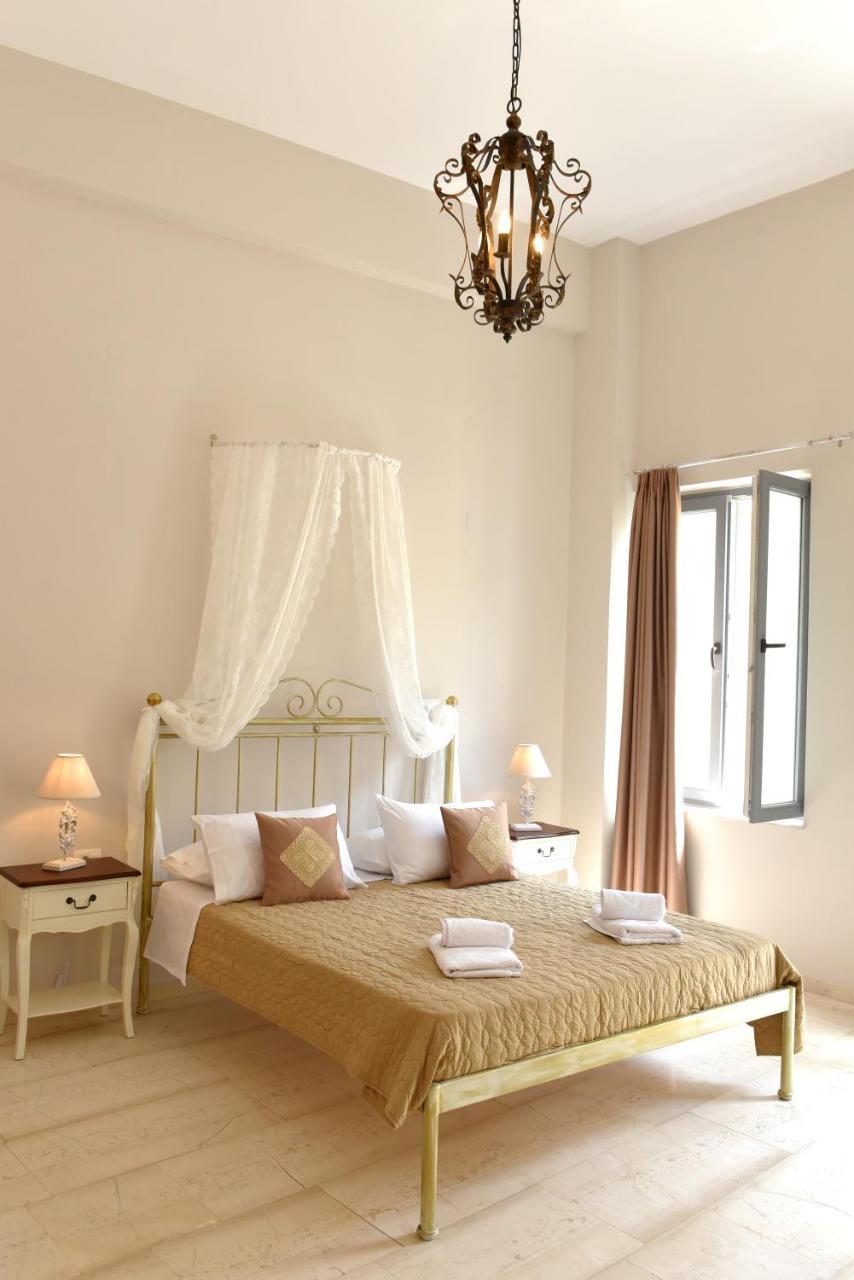 Oisyra Hotel Ermoupoli Esterno foto