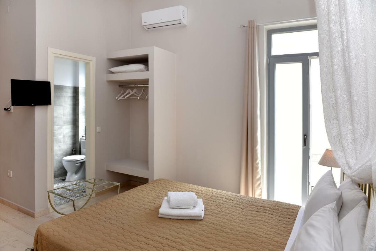 Oisyra Hotel Ermoupoli Esterno foto